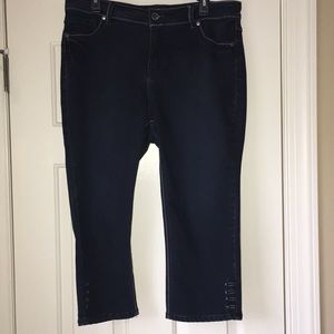 Avenue denim five pocket capris! Worn once!